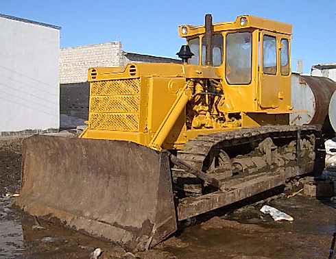 Гусеничный бульдозер Т-170