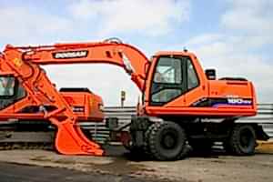 Колесный экскаватор Doosan